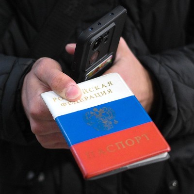Москвич случайно "предъявил" Росгвардии кокаин вместо паспорта