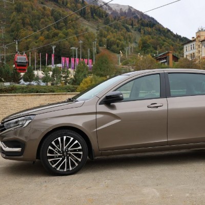 Продажи автомобилей Lada обвалились : в чем причина