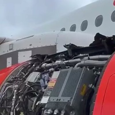 У российского Superjet 100 отвалился капот двигателя при взлете